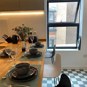 Apartment Contemporary Centre 3 Bedroom, Sheffield