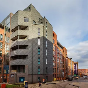 Apartment Corner House In, Sheffield