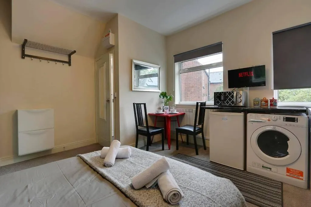 Modern Studio Apartment - Vibrant Abbeydale Rd, Free Parking, Pet Friendly, Netflix Sheffield 0*,